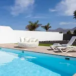 Homu Bianca Fantástica Con Piscina Privada
