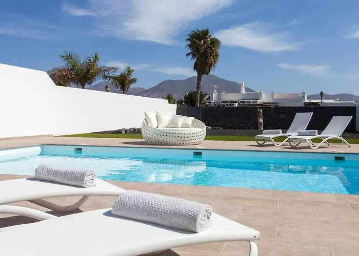 Homu Bianca Fantastica Con Piscina Privada 别墅